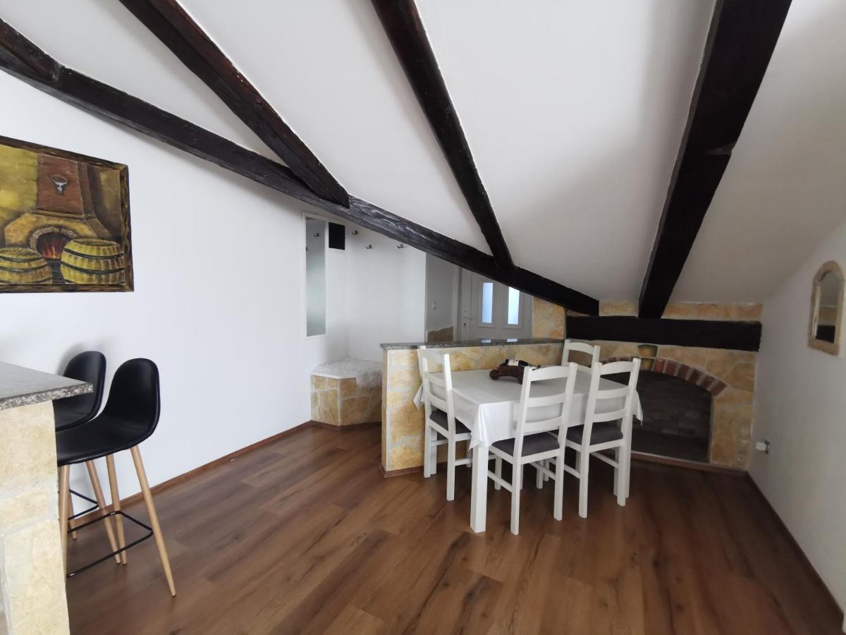Loft Apartment Pula Exteriör bild